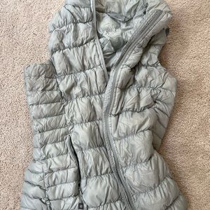 Athleta puffy silver vest